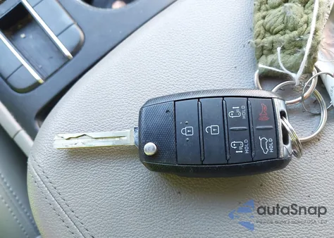 2021 Kia Sedona Lx z USA, uszkodzony, nr VIN KNDMB5C15M6675164